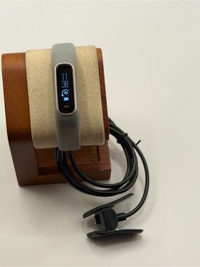 Garmin Vivosmart 4, Tested, Smartwatch, Charger Included, Smartwatch, Fitness